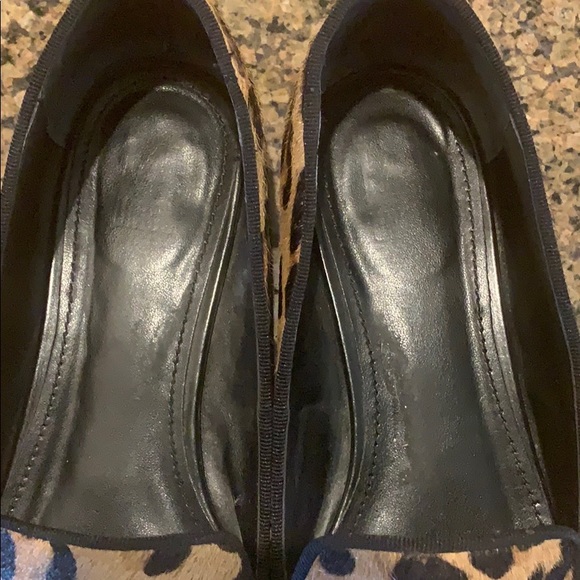 Leopard Loafers with a gold toe  . Size 7.5M - Picture 7 of 7